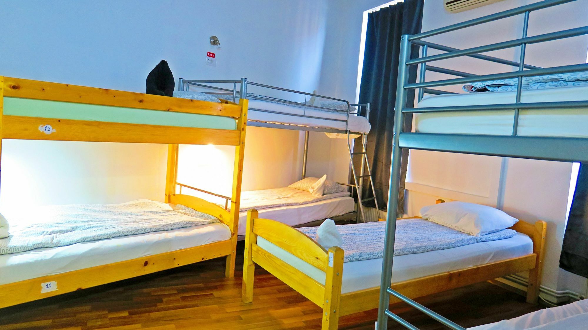 The Evil Clown Hostel Braszów Zewnętrze zdjęcie